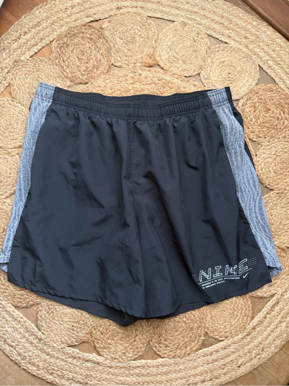 Nike Men’s Black Athletic Shorts with Gray Side Panels